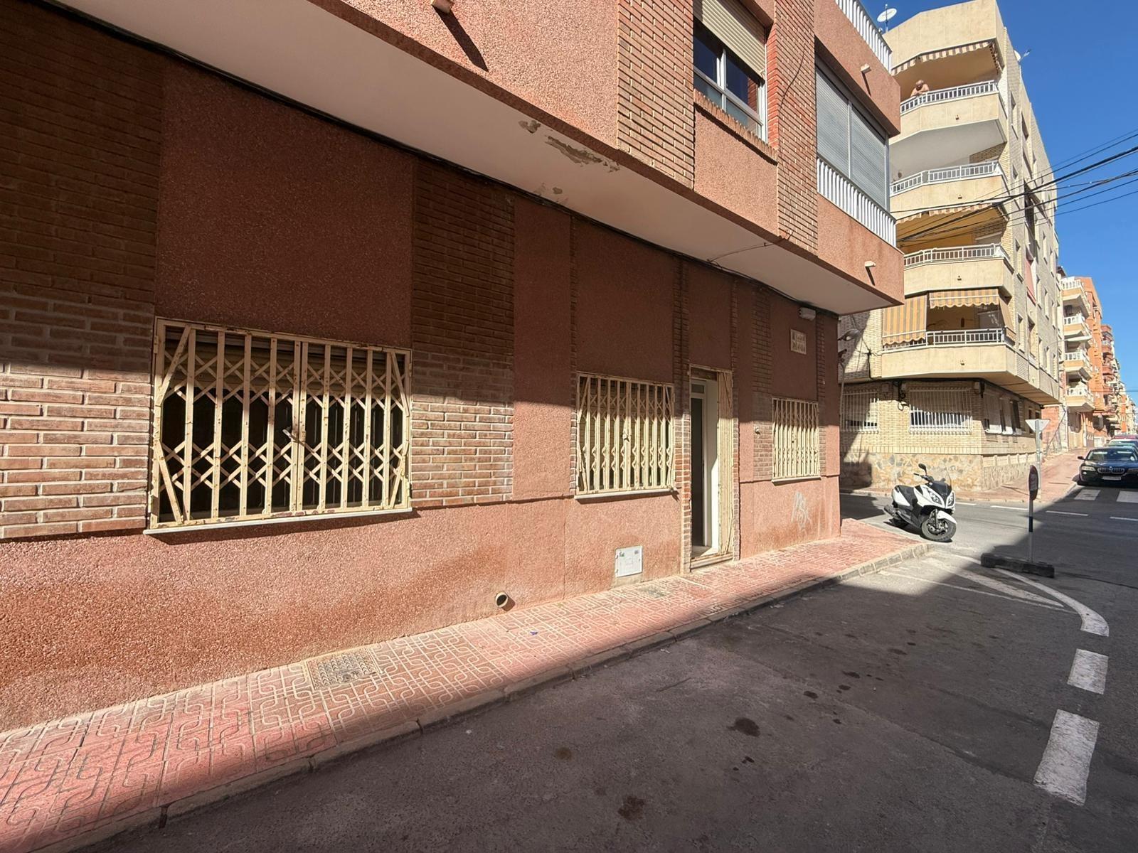 3 Bed, 1 Bath, ApartmentFor Sale, Torrevieja, Alicante