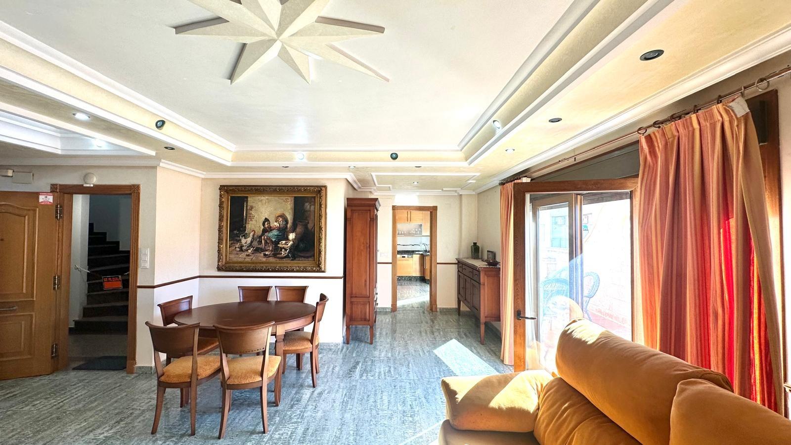 4 Bed, 2 Bath, ApartmentFor Sale, Torrevieja, Alicante