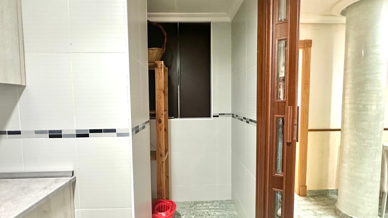 4 Bed, 2 Bath, ApartmentFor Sale, Torrevieja, Alicante