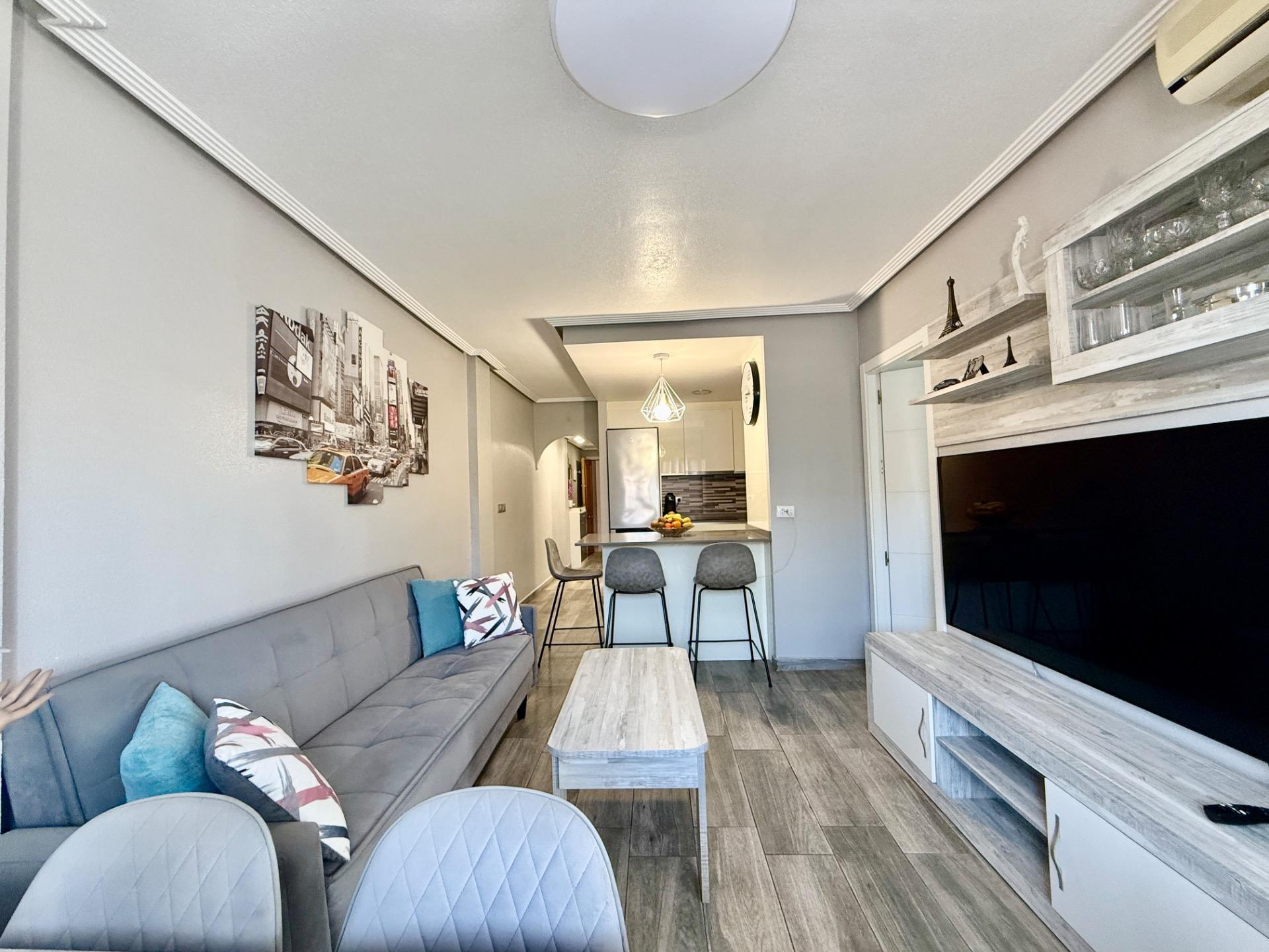 2 Bed, 1 Bath, ApartmentFor Sale, Torrevieja, Alicante