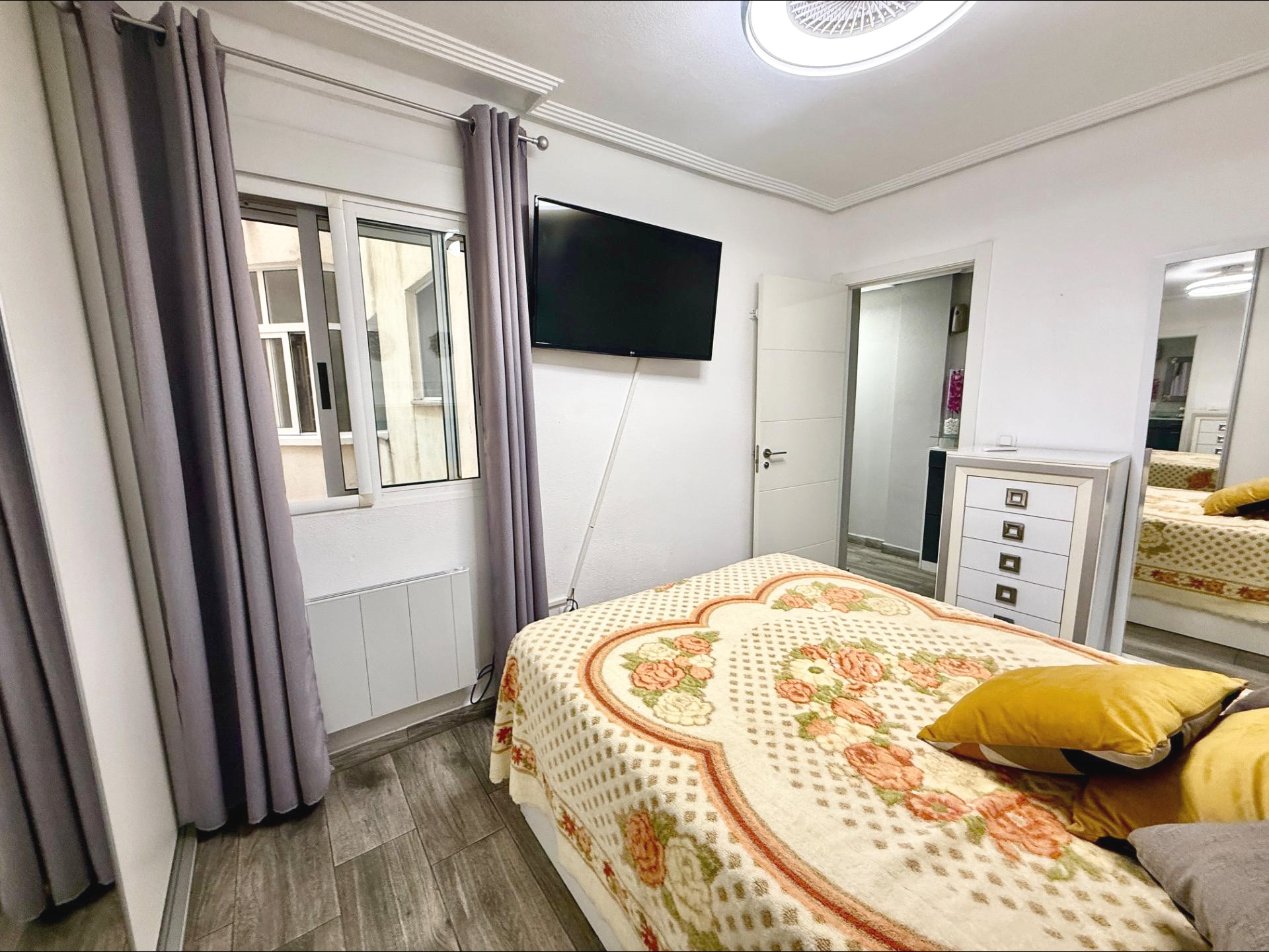 2 Bed, 1 Bath, ApartmentFor Sale, Torrevieja, Alicante