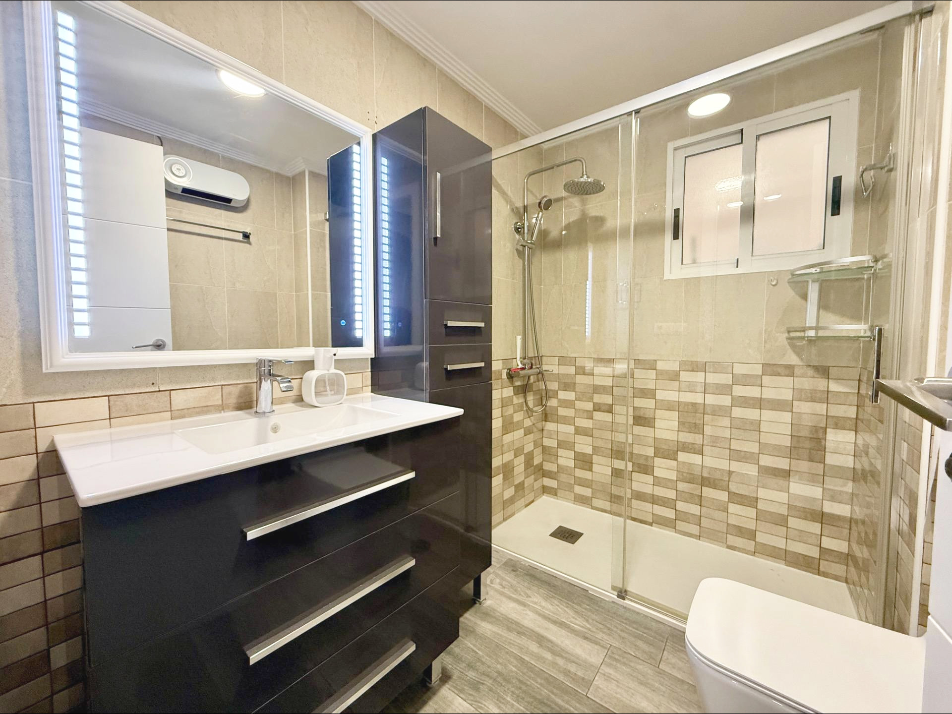 2 Bed, 1 Bath, ApartmentFor Sale, Torrevieja, Alicante