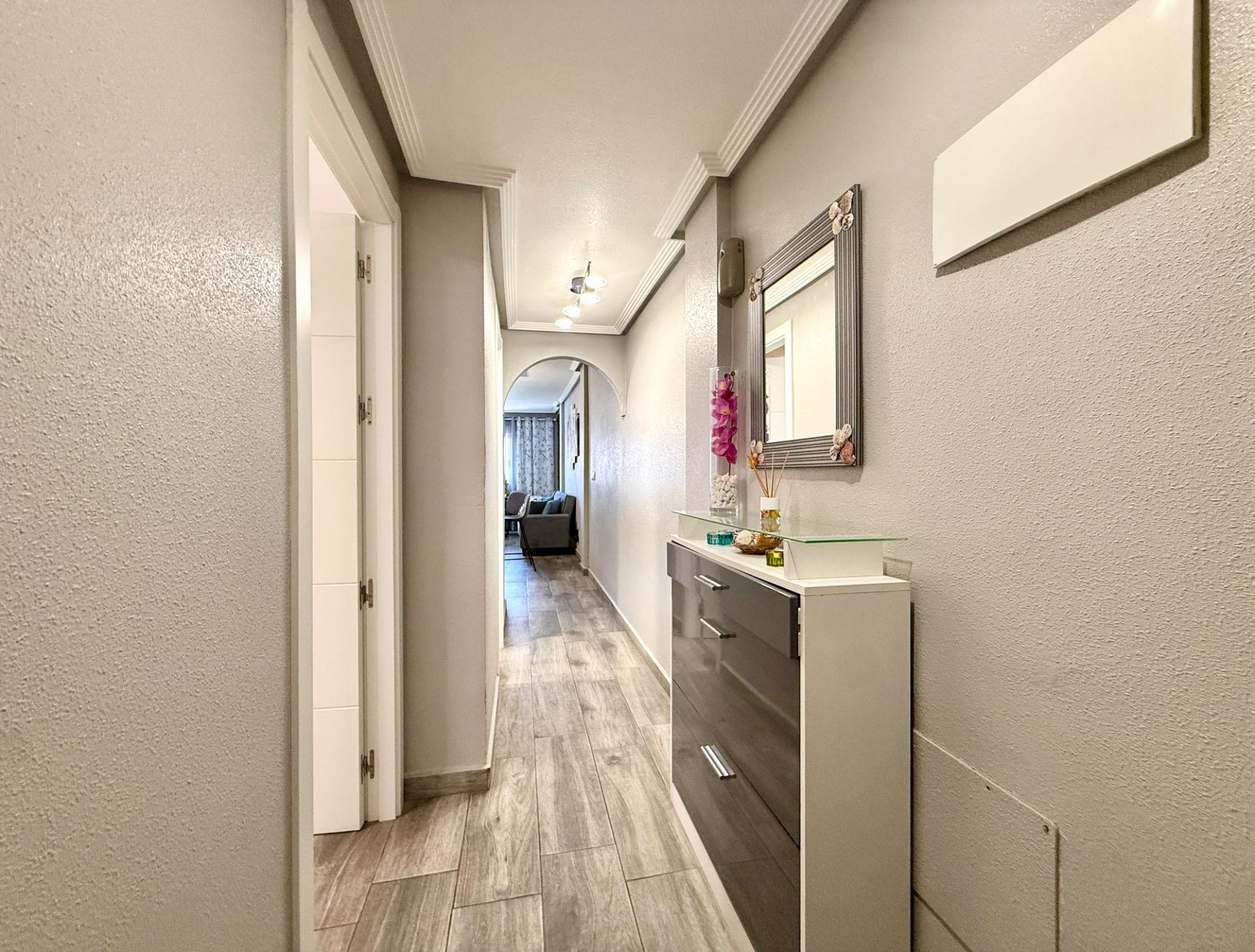 2 Bed, 1 Bath, ApartmentFor Sale, Torrevieja, Alicante