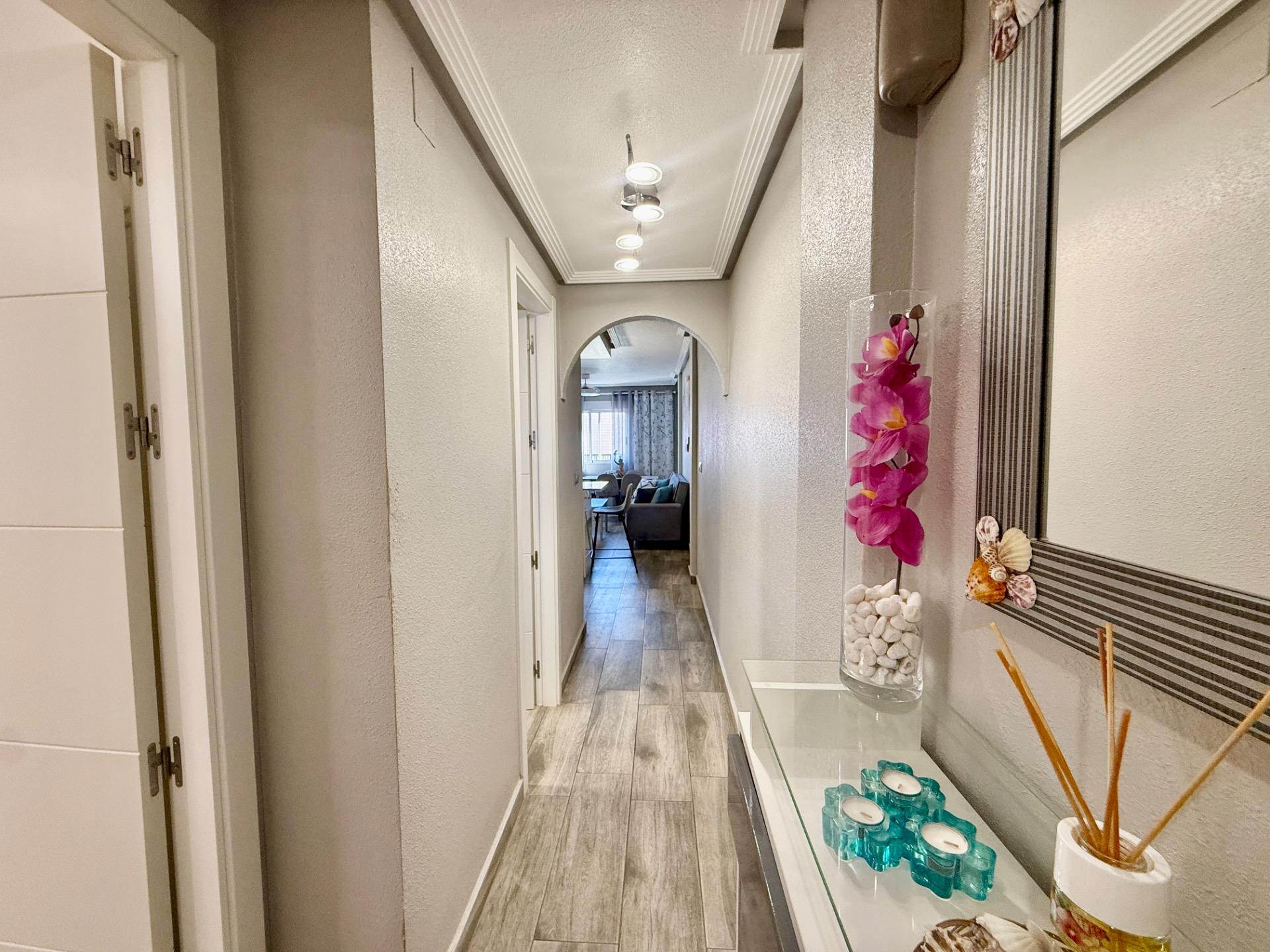 2 Bed, 1 Bath, ApartmentFor Sale, Torrevieja, Alicante