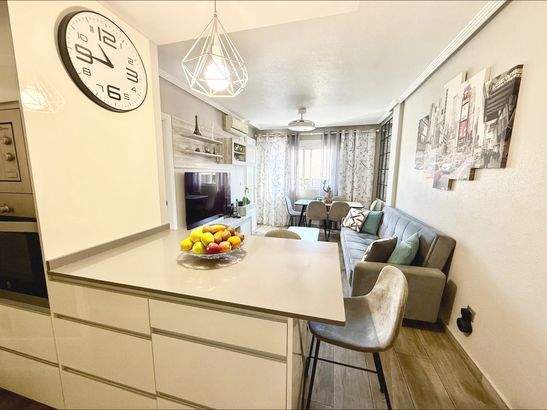 2 Bed, 1 Bath, ApartmentFor Sale, Torrevieja, Alicante