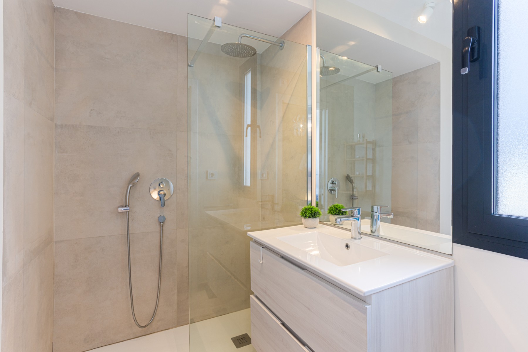 3 Bed, 2 Bath, ApartmentFor Sale, Mar De Cristal, Murcia