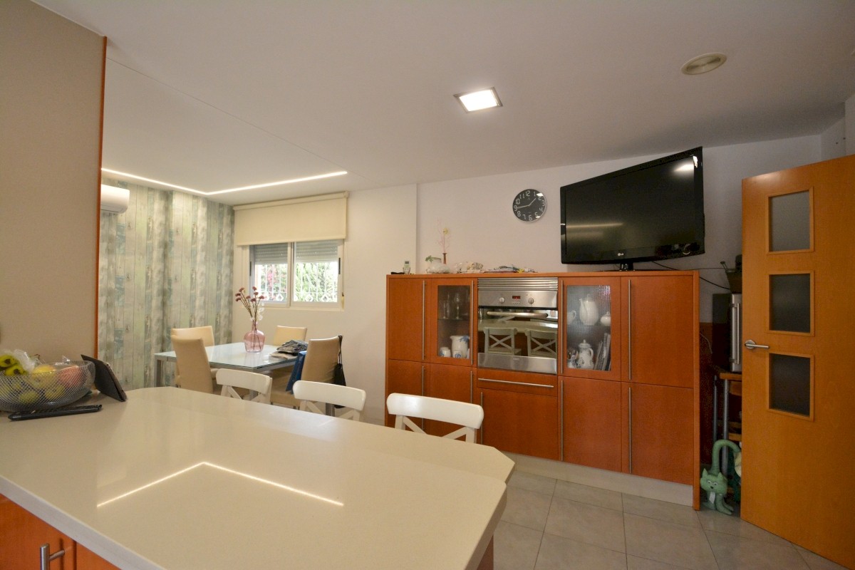 4 Bed, 3 Bath, HouseFor Sale, Almoradi, Alicante