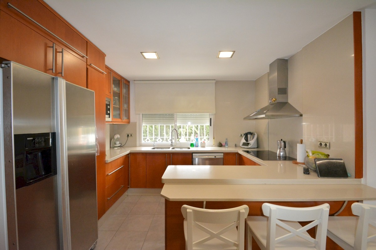 4 Bed, 3 Bath, HouseFor Sale, Almoradi, Alicante