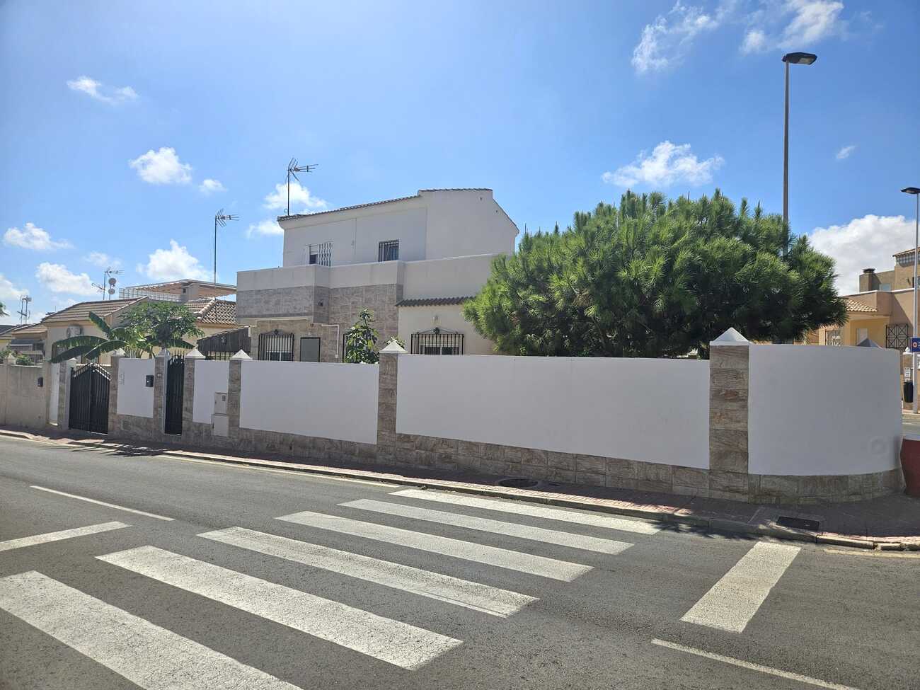 3 Bed, 2 Bath, HouseFor Sale, Torrevieja, Alicante