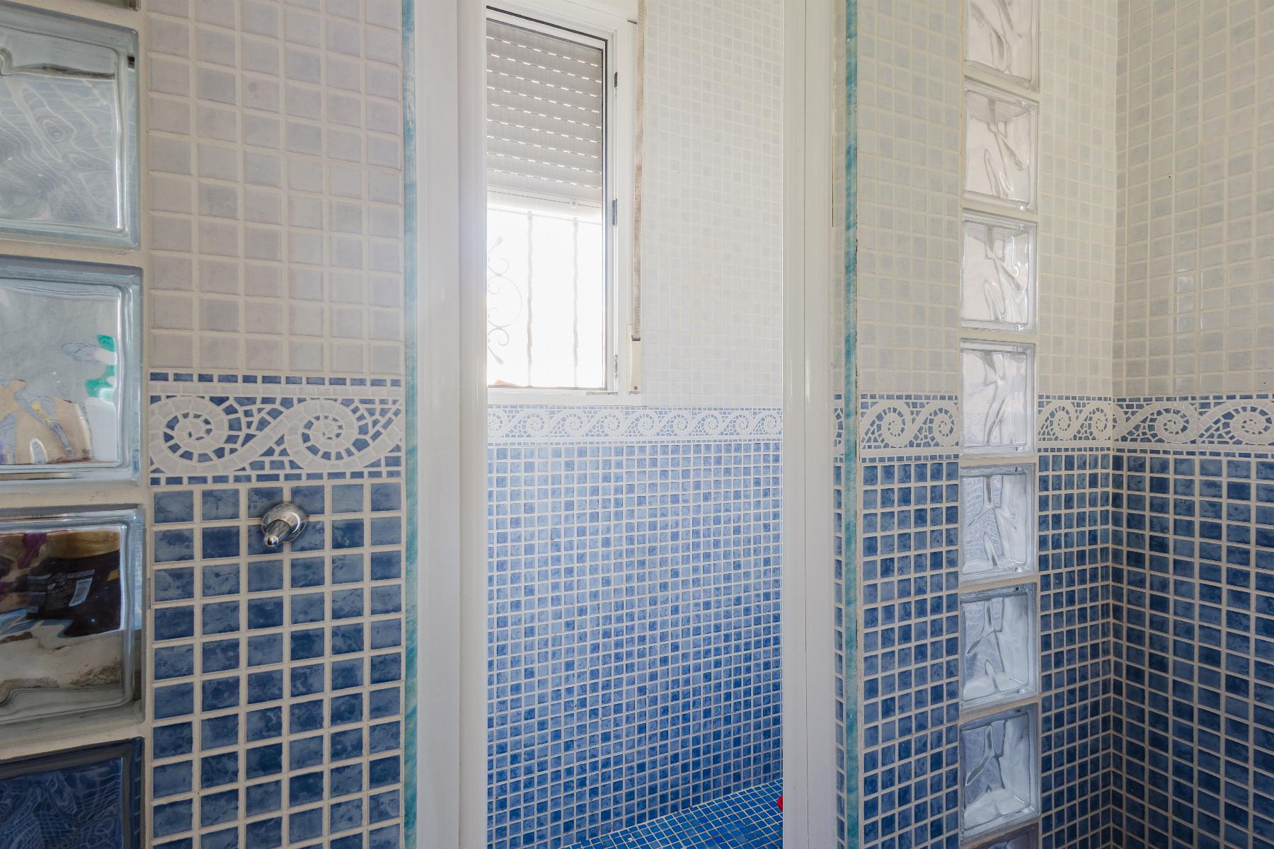 6 Bed, 3 Bath, HouseFor Sale, Torrevieja, Alicante