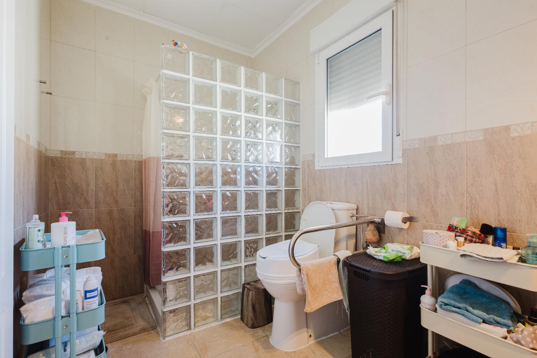 6 Bed, 3 Bath, HouseFor Sale, Torrevieja, Alicante