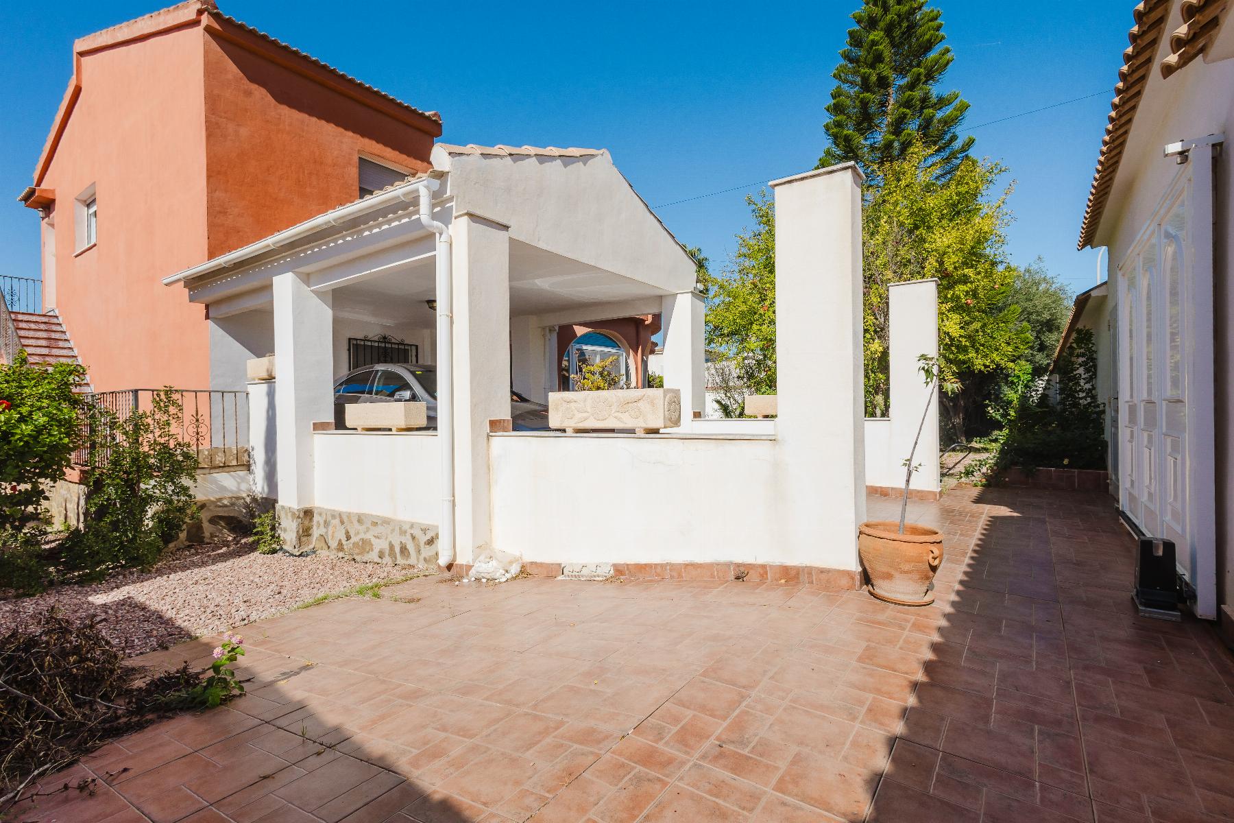 6 Bed, 3 Bath, HouseFor Sale, Torrevieja, Alicante