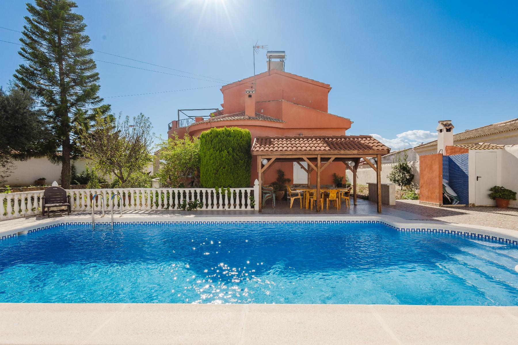 6 Bed, 3 Bath, HouseFor Sale, Torrevieja, Alicante
