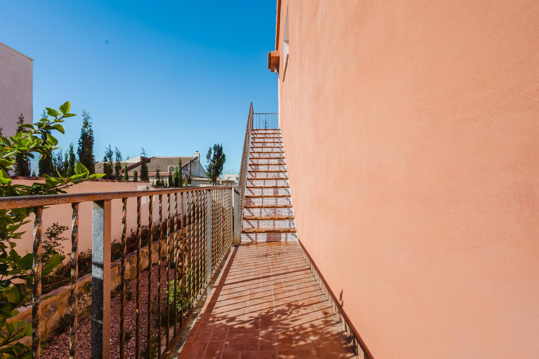 6 Bed, 3 Bath, HouseFor Sale, Torrevieja, Alicante