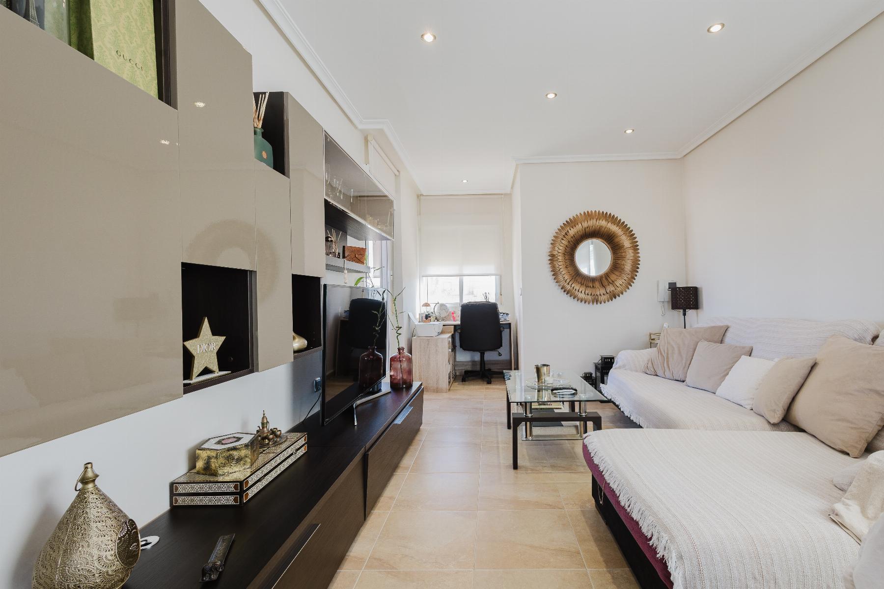 6 Bed, 3 Bath, HouseFor Sale, Torrevieja, Alicante