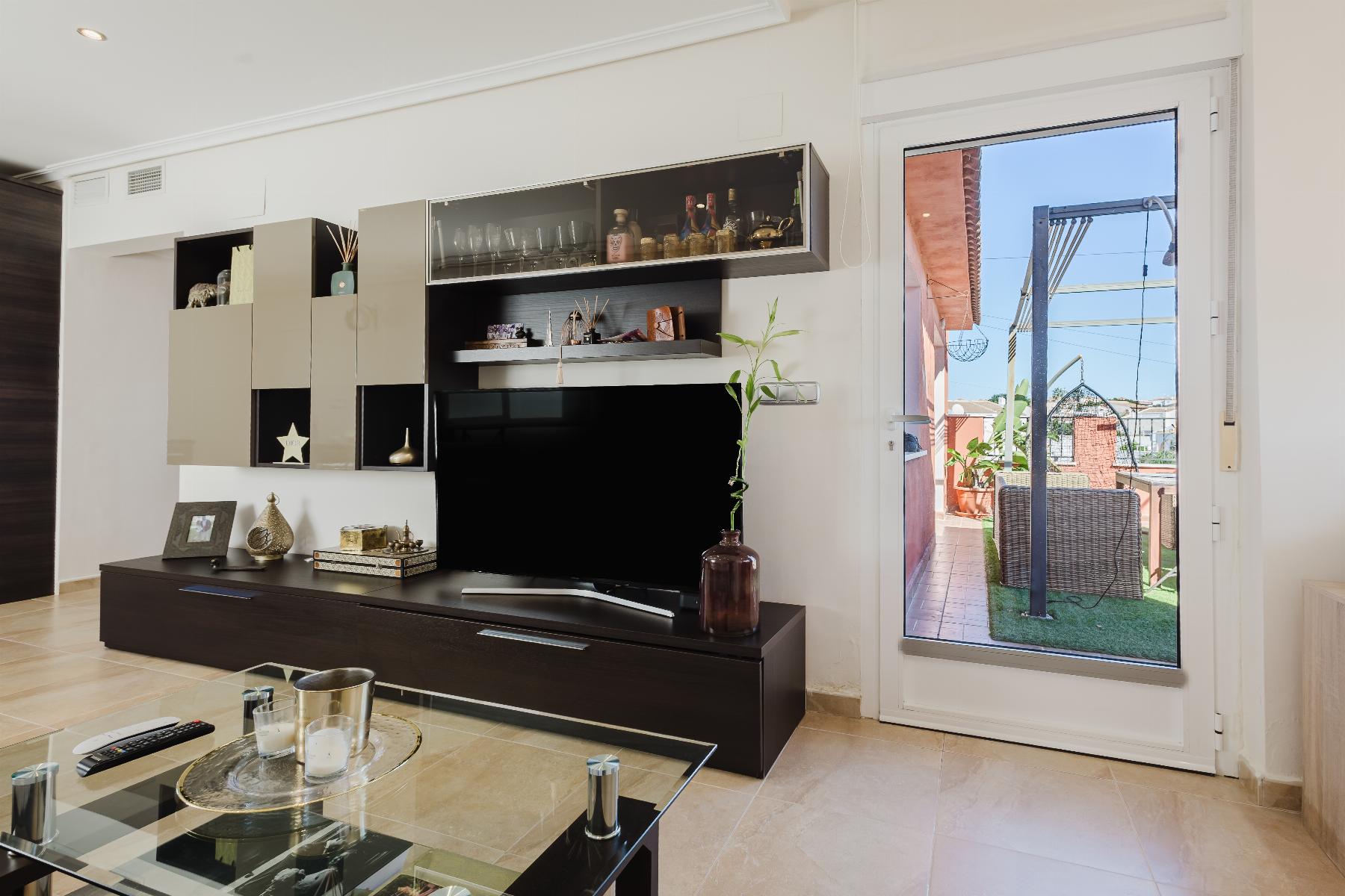 6 Bed, 3 Bath, HouseFor Sale, Torrevieja, Alicante