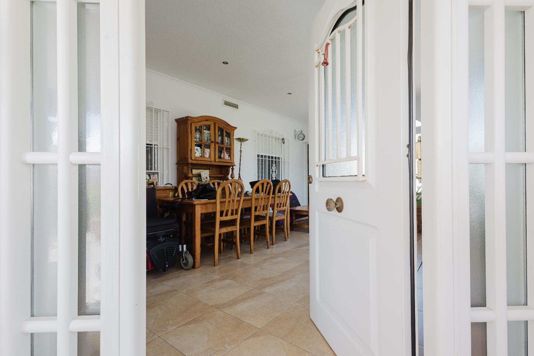 6 Bed, 3 Bath, HouseFor Sale, Torrevieja, Alicante