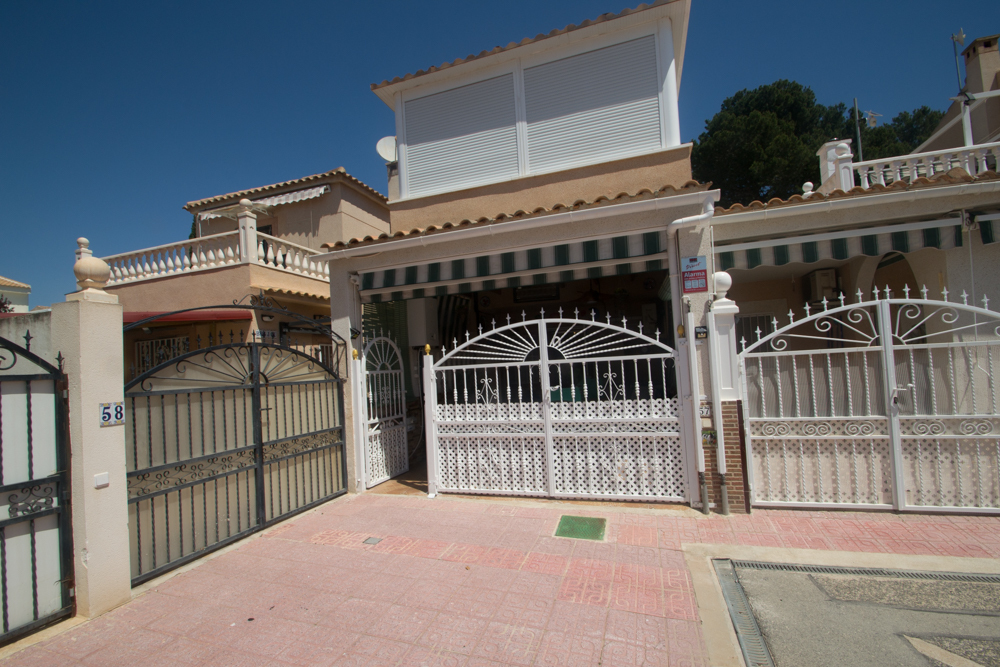 3 Bed, 2 Bath, ApartmentFor Sale, Torrevieja, Alicante