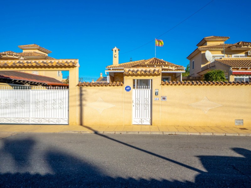 3 Bed, 2 Bath, HouseFor Sale, Torrevieja, Alicante