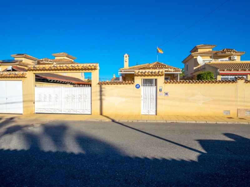 3 Bed, 2 Bath, HouseFor Sale, Torrevieja, Alicante