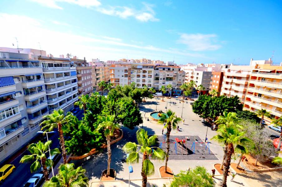 3 Bed, 1 Bath, ApartmentFor Sale, Torrevieja, Alicante 3 Bed, 1 Bath, ApartmentFor Sale, Torrevieja, Alicante