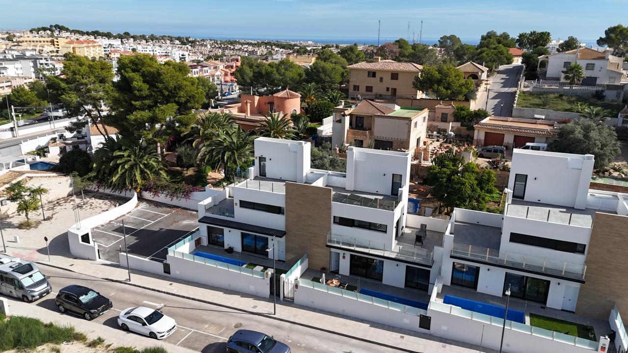 2 Bed, 2 Bath, HouseFor Sale, Villamartin, Alicante