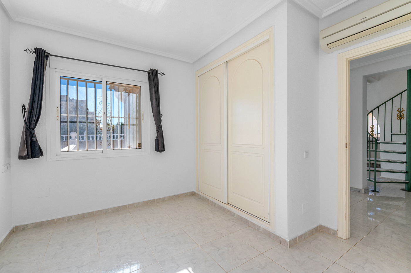 4 Bed, 2 Bath, HouseFor Sale, Rojales, Alicante