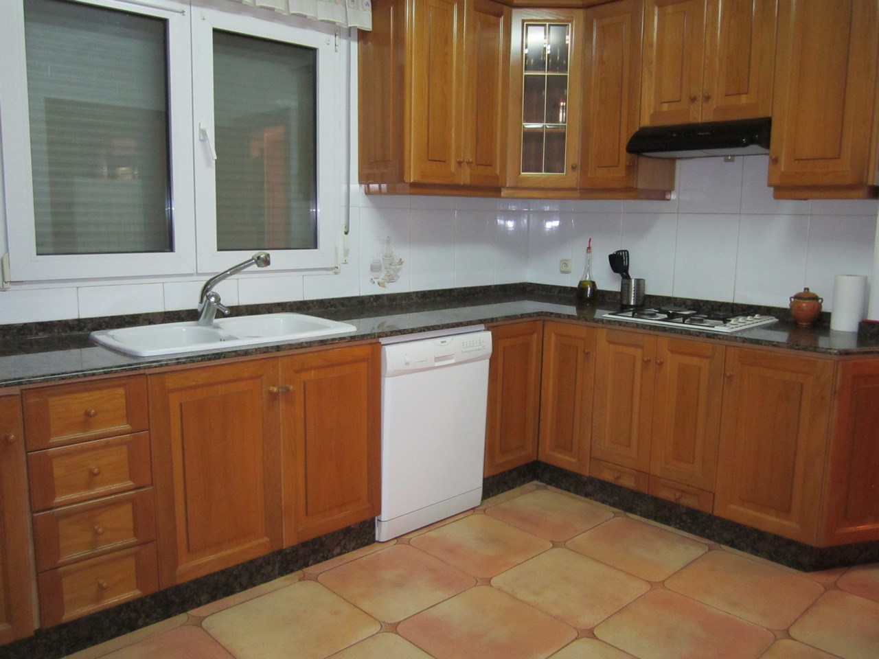 4 Bed, 2 Bath, HouseFor Sale, Yecla, Murcia