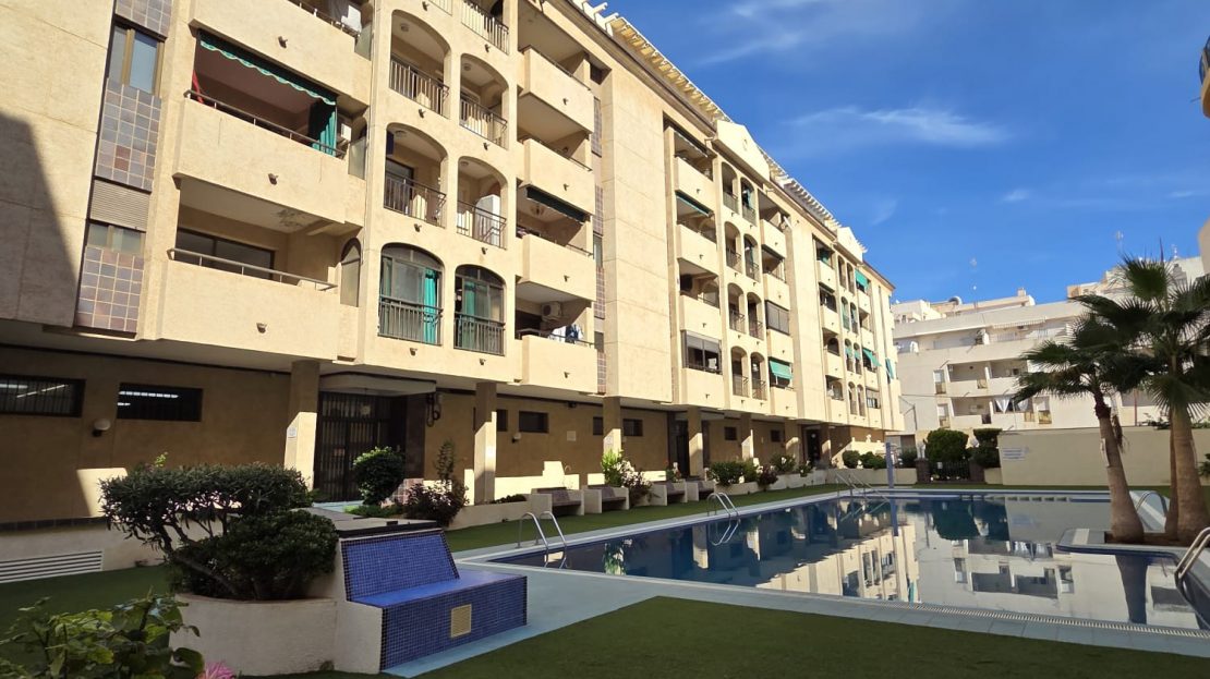 3 Bed, 2 Bath, ApartmentFor Sale, Torrevieja, Alicante