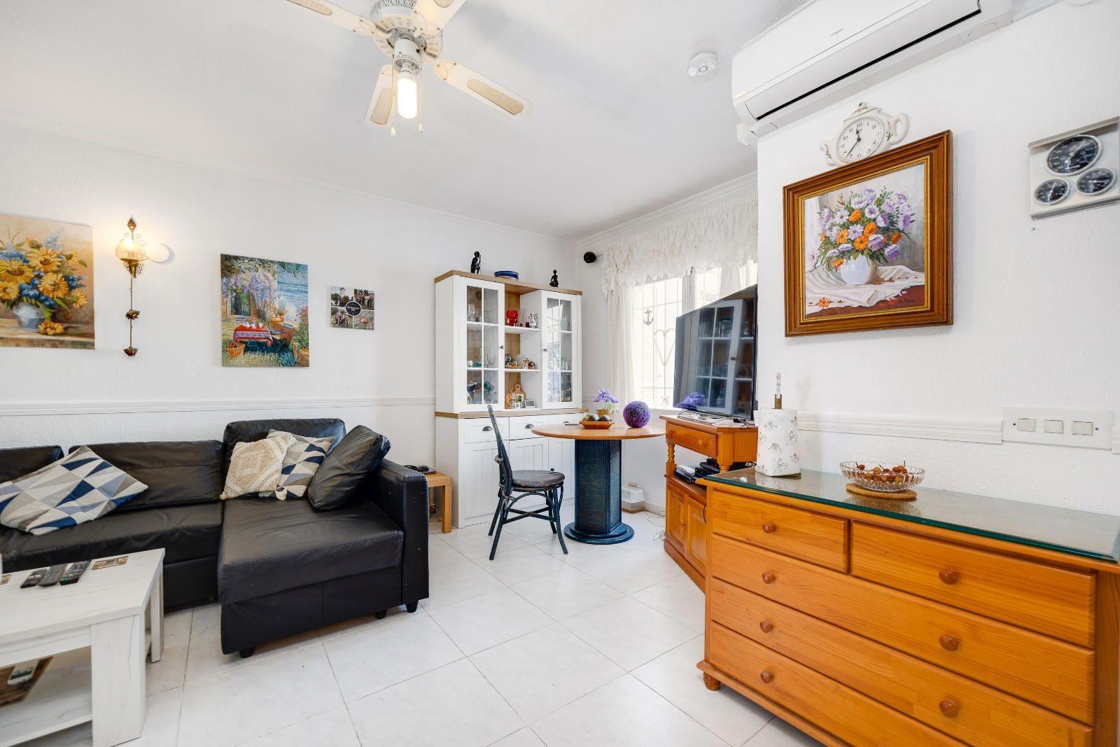 2 Bed, 1 Bath, HouseFor Sale, Torrevieja, Alicante