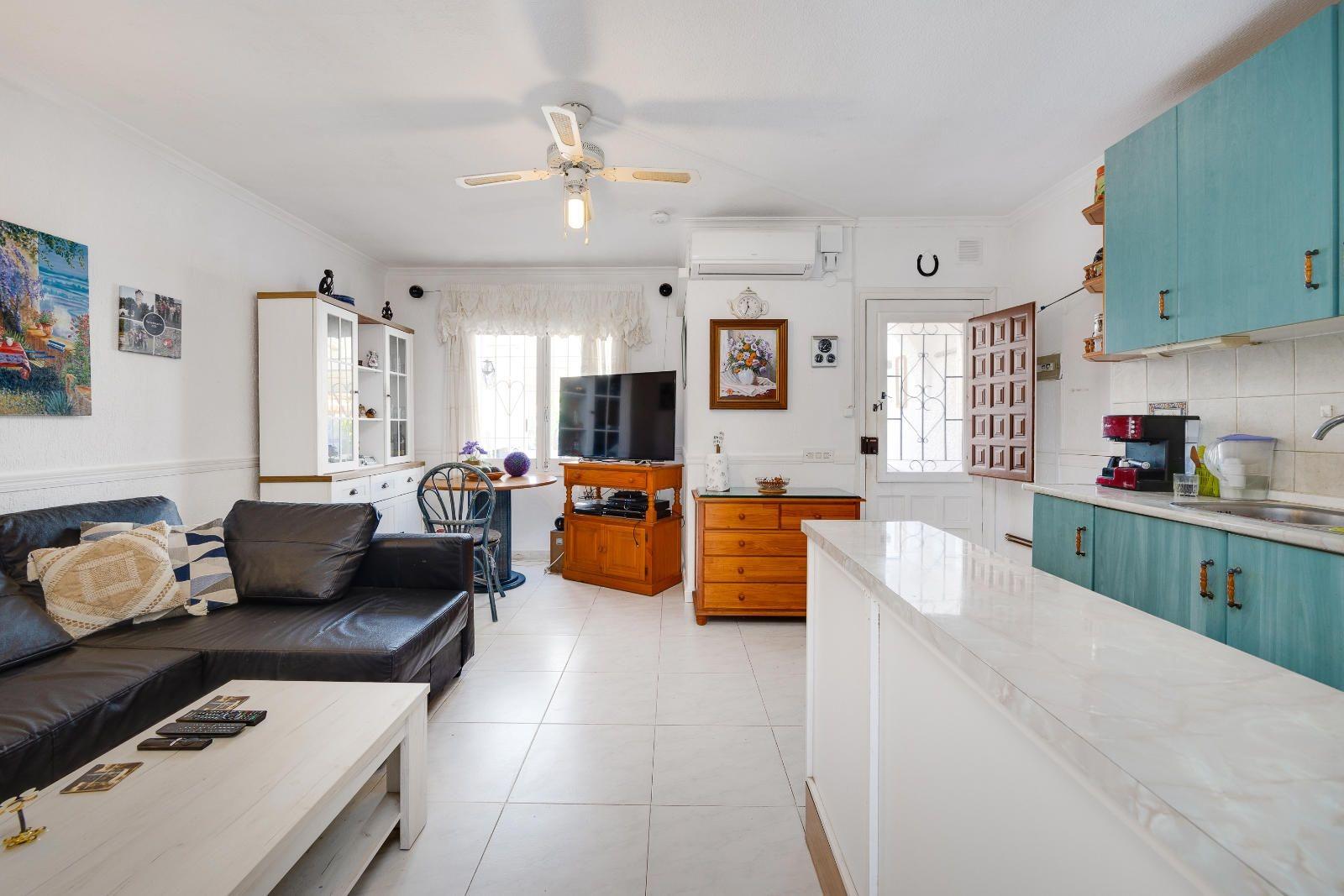 2 Bed, 1 Bath, HouseFor Sale, Torrevieja, Alicante