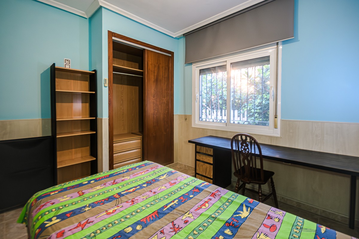 4 Bed, 2 Bath, HouseFor Sale, Benferri, Alicante