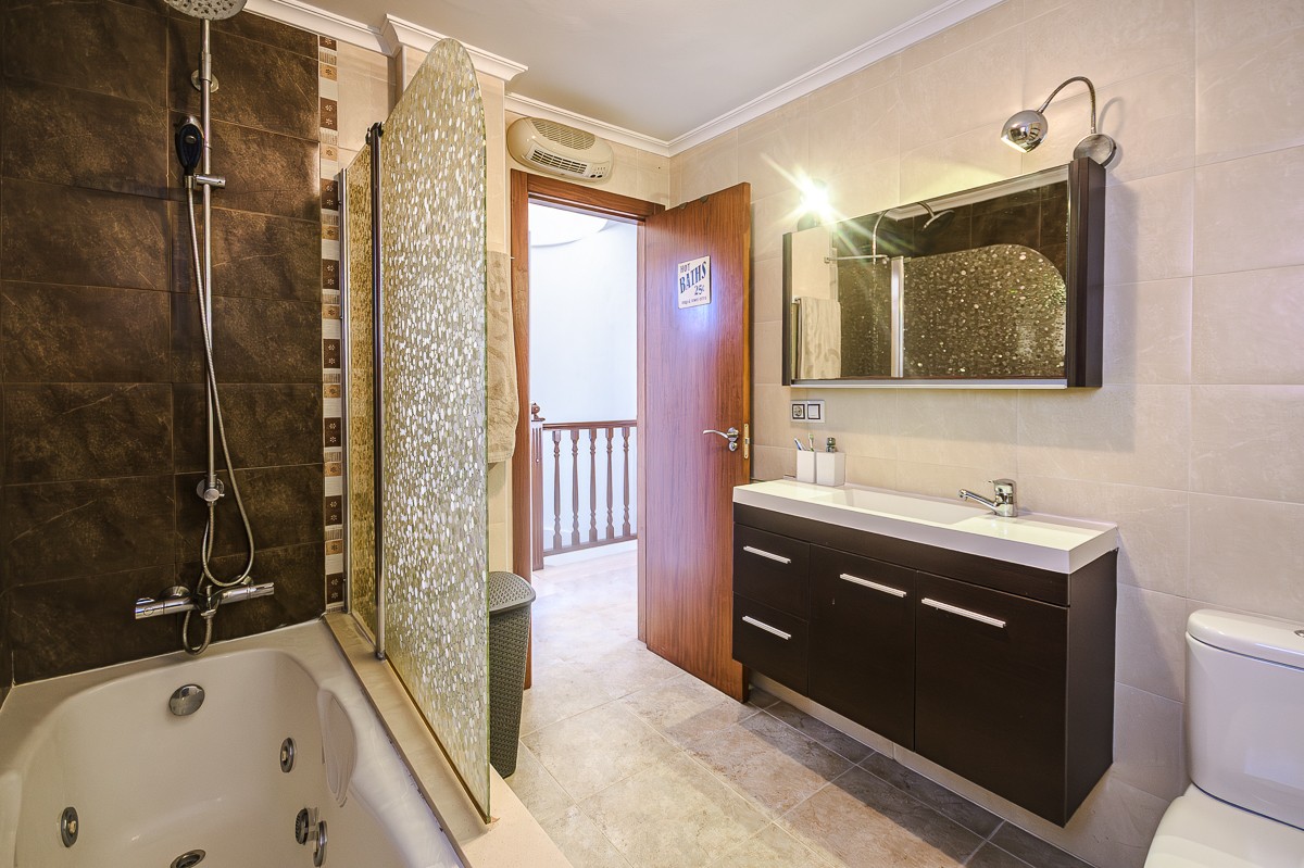 4 Bed, 2 Bath, HouseFor Sale, Benferri, Alicante