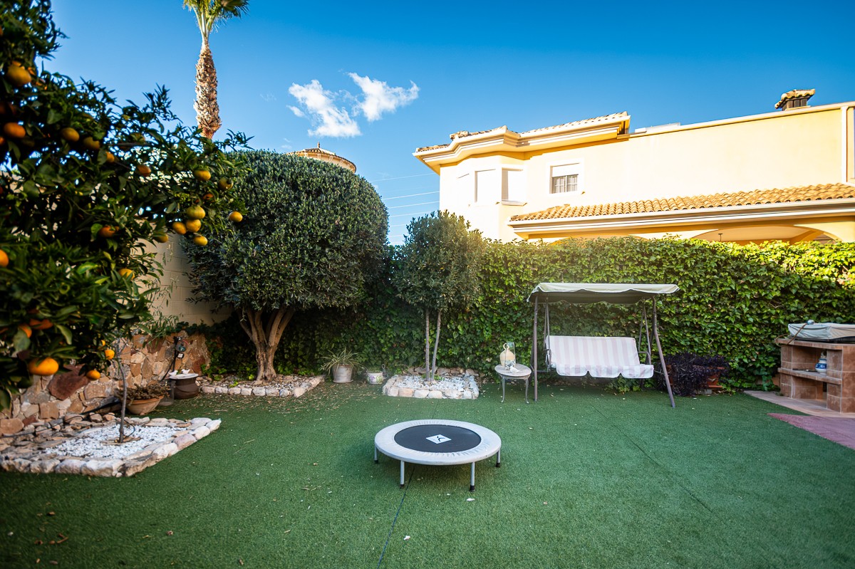 4 Bed, 2 Bath, HouseFor Sale, Benferri, Alicante