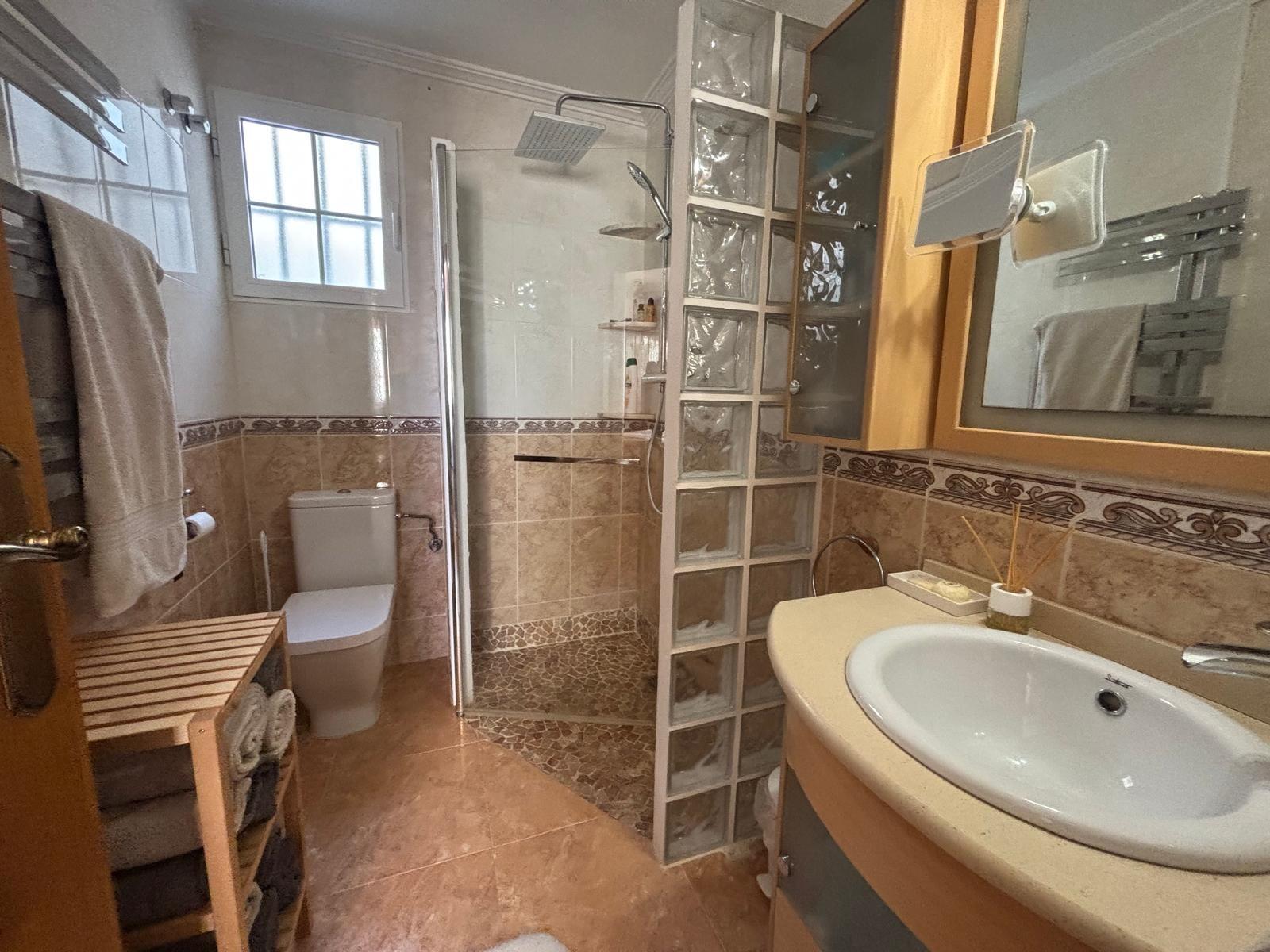 3 Bed, 2 Bath, ApartmentFor Sale, Torrevieja, Alicante