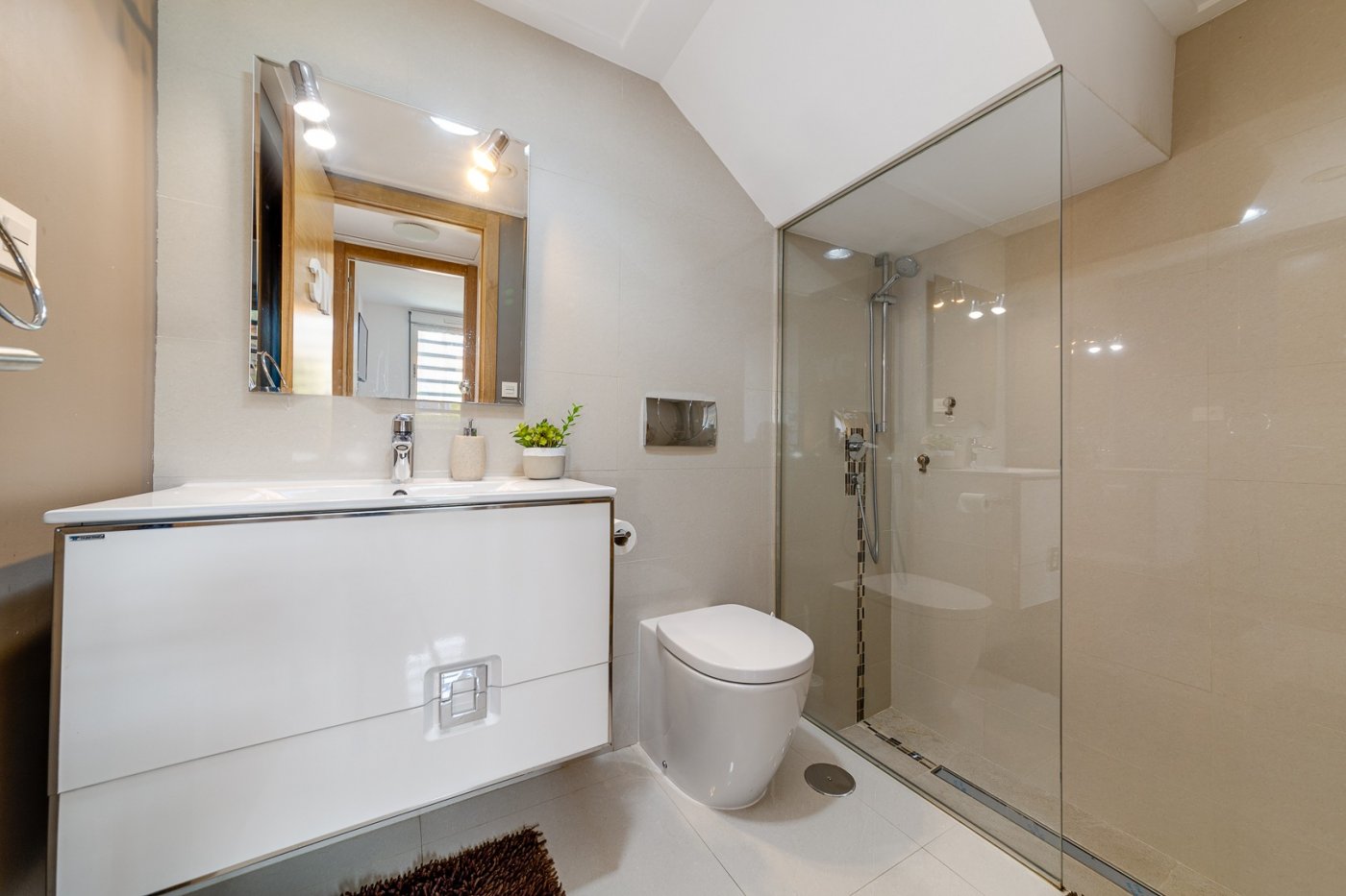 3 Bed, 2 Bath, HouseFor Sale, Torrevieja, Alicante