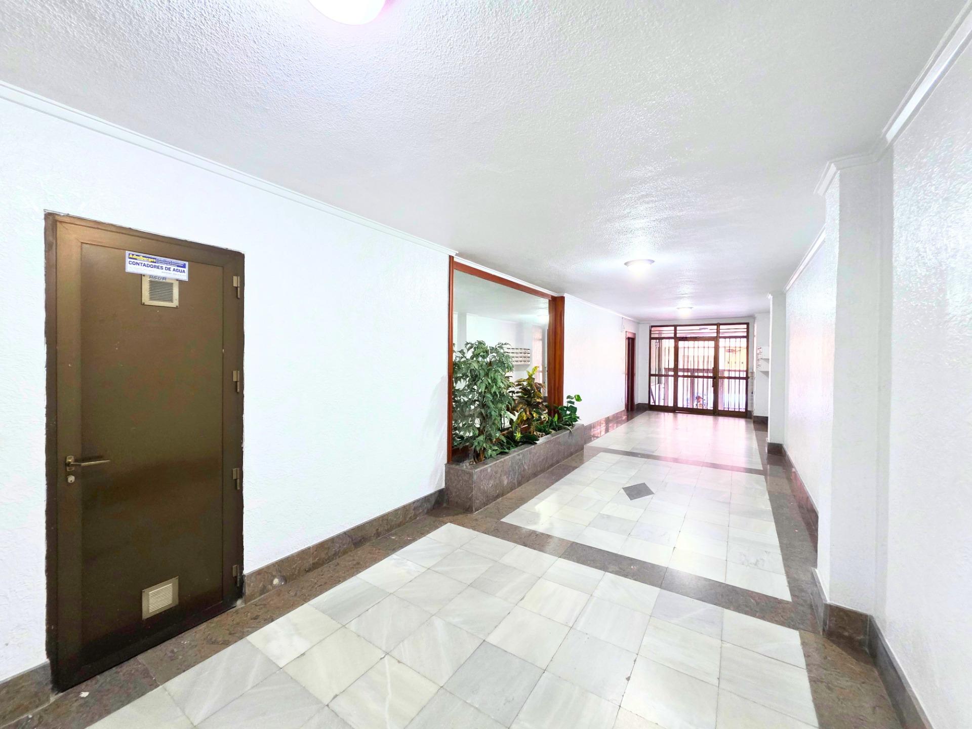 3 Bed, 1 Bath, ApartmentFor Sale, Torrevieja, Alicante