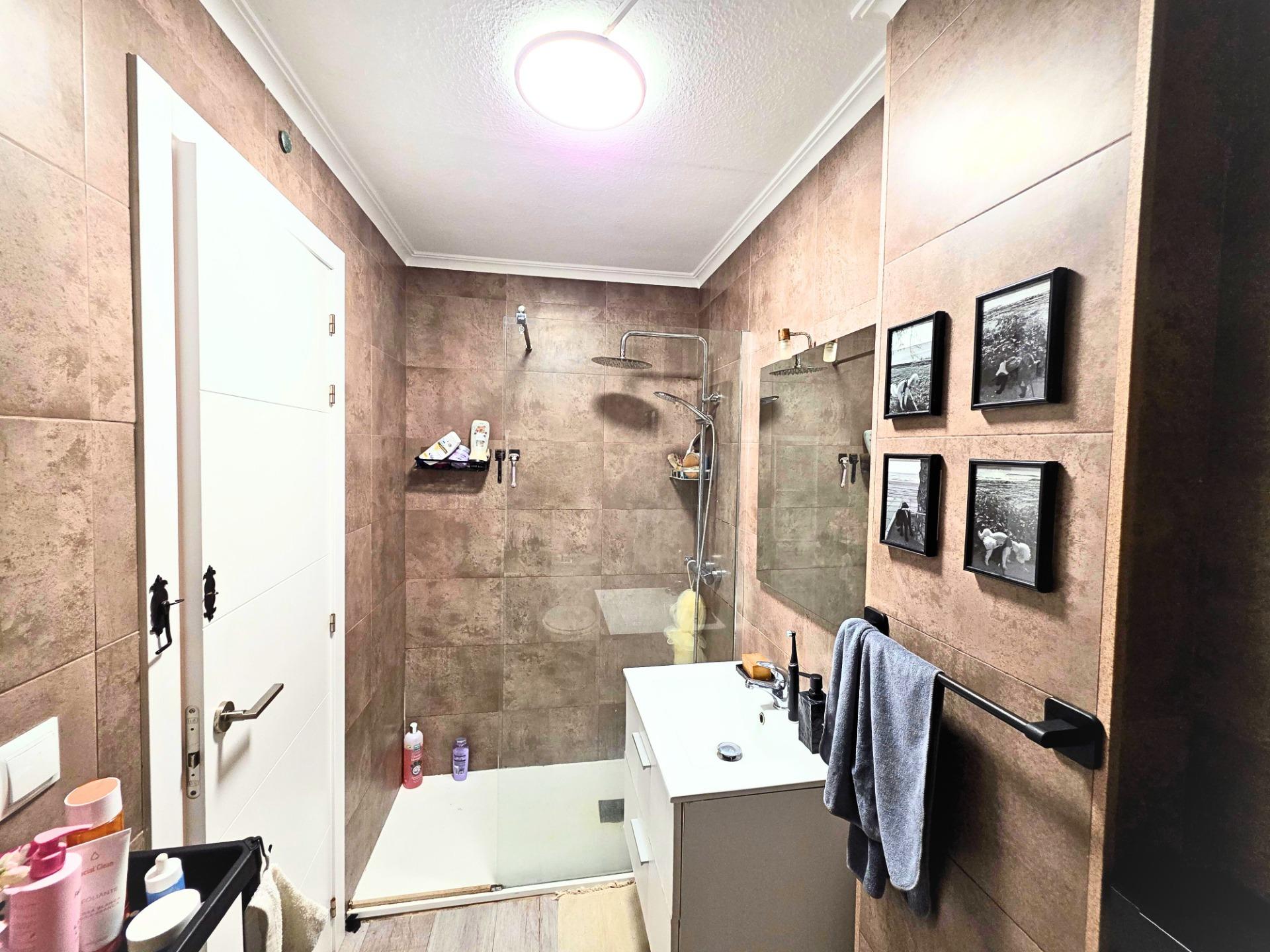 3 Bed, 1 Bath, ApartmentFor Sale, Torrevieja, Alicante