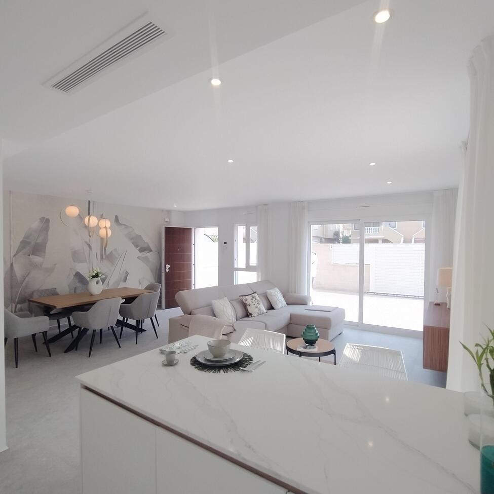 3 Bed, 2 Bath, ApartmentFor Sale, Torrevieja, Alicante