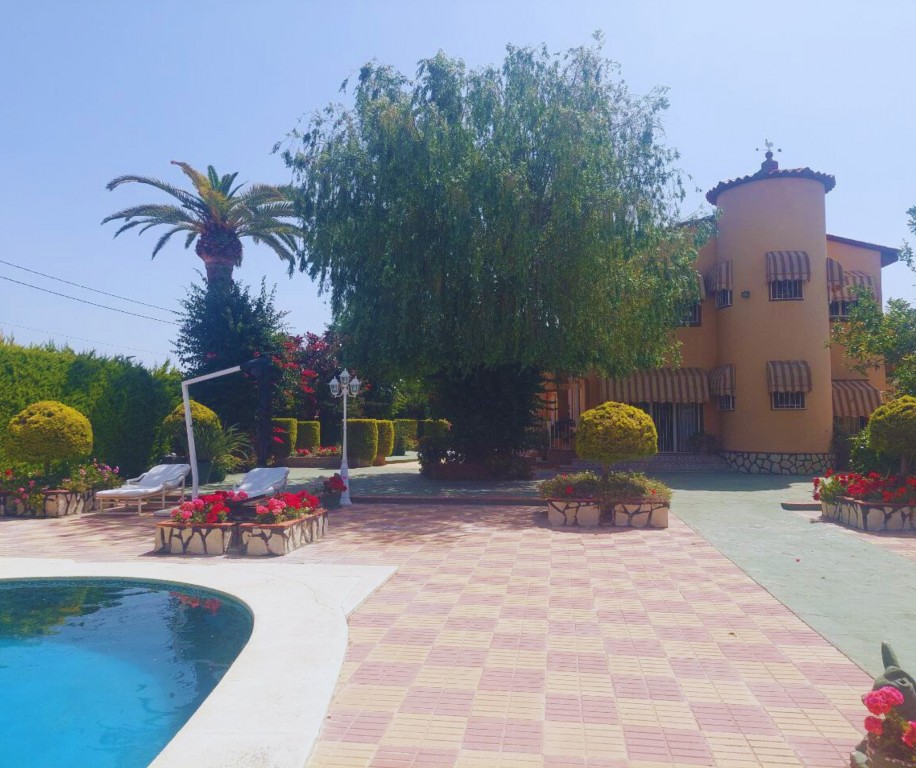 5 Bed, 3 Bath, HouseFor Sale, Albir, Alicante