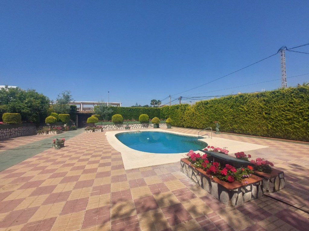 5 Bed, 3 Bath, HouseFor Sale, Albir, Alicante