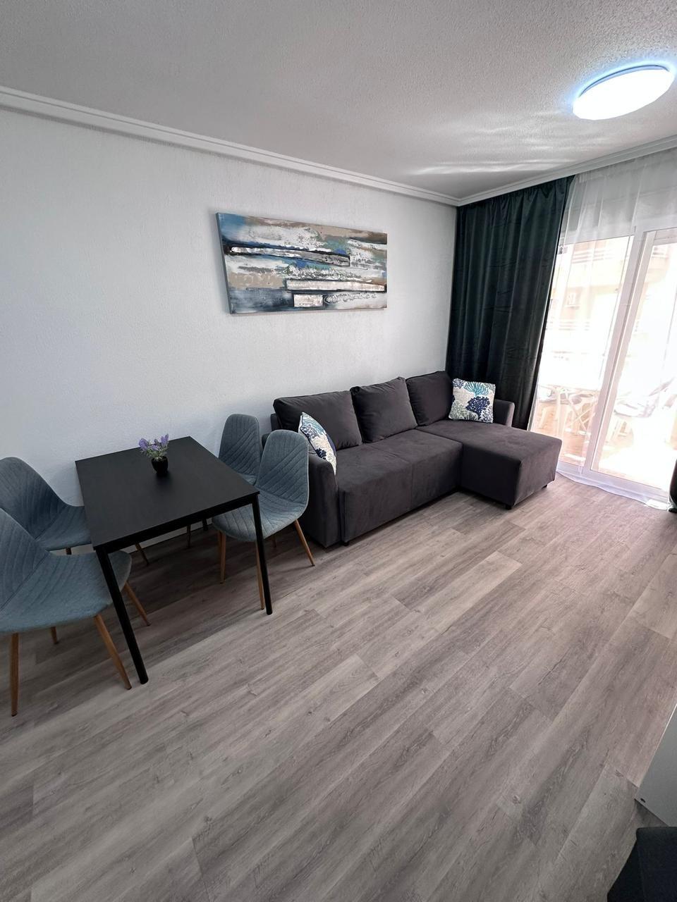 2 Bed, 1 Bath, ApartmentFor Sale, Torrevieja, Alicante