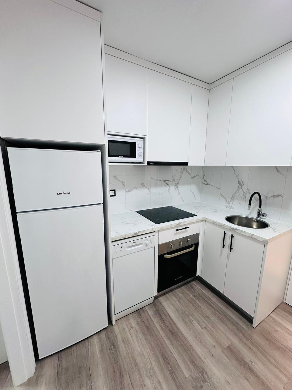 2 Bed, 1 Bath, ApartmentFor Sale, Torrevieja, Alicante