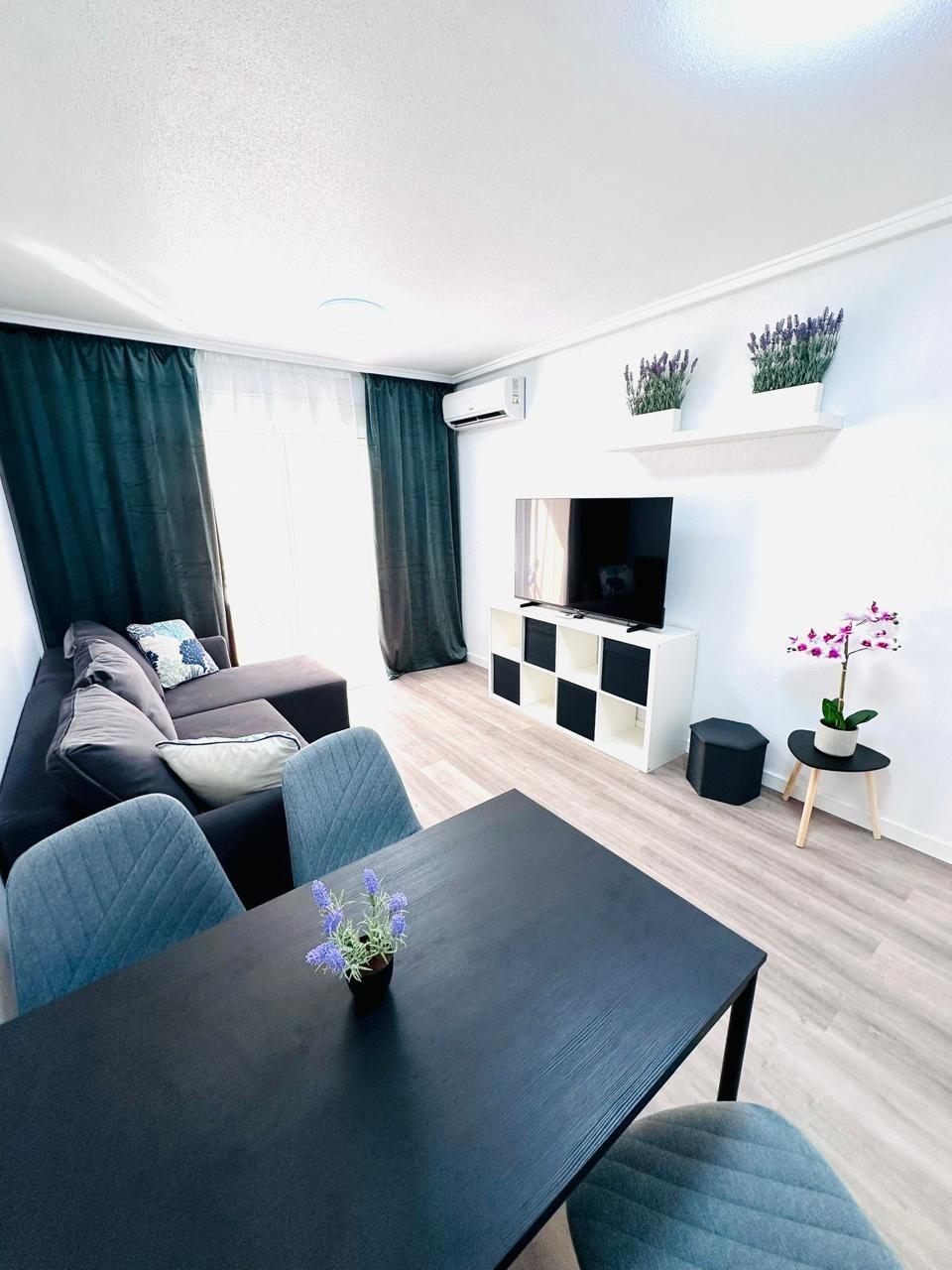 2 Bed, 1 Bath, ApartmentFor Sale, Torrevieja, Alicante