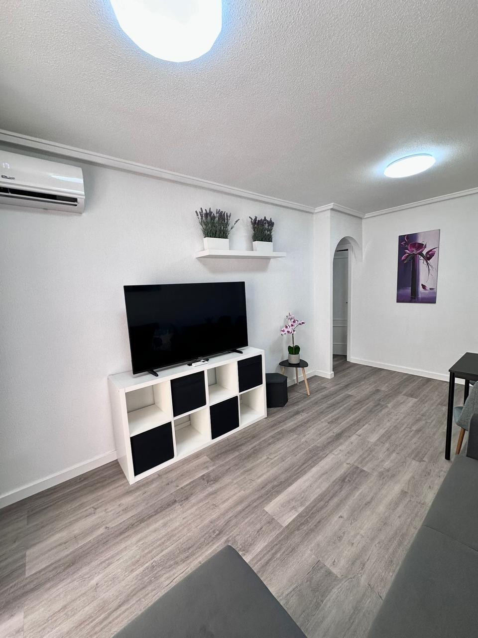 2 Bed, 1 Bath, ApartmentFor Sale, Torrevieja, Alicante