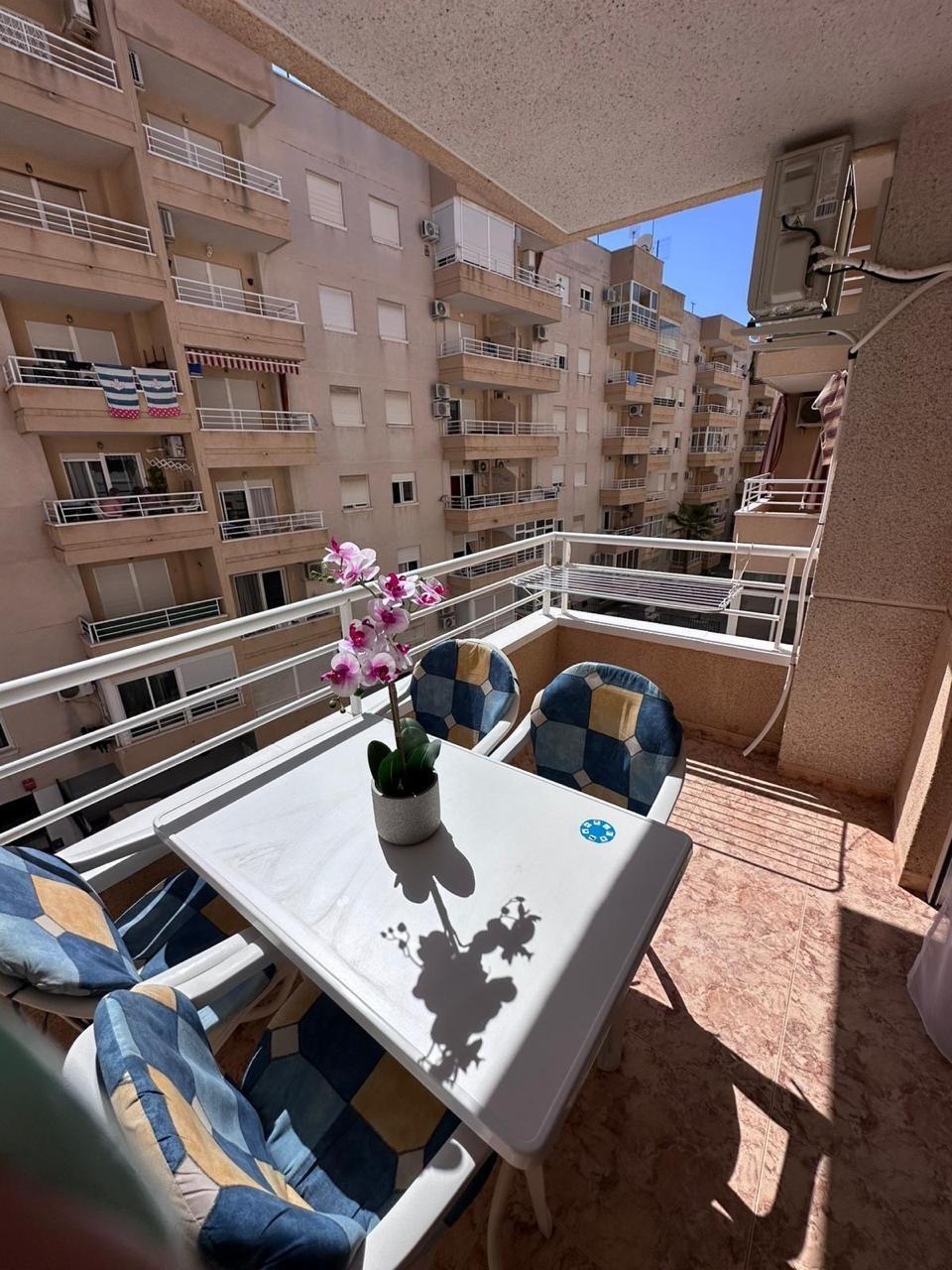 2 Bed, 1 Bath, ApartmentFor Sale, Torrevieja, Alicante