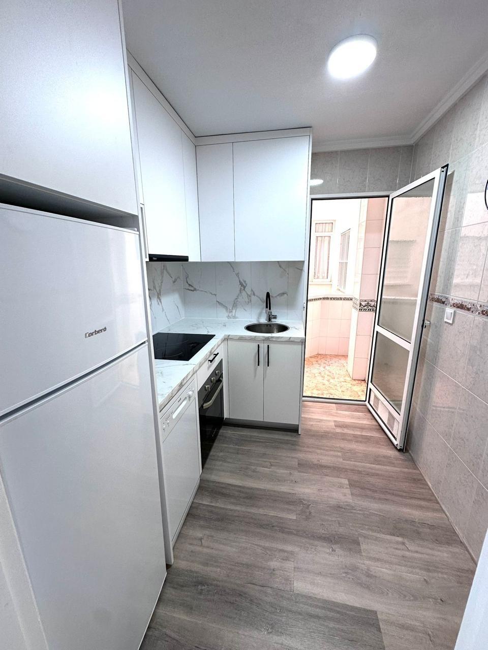 2 Bed, 1 Bath, ApartmentFor Sale, Torrevieja, Alicante