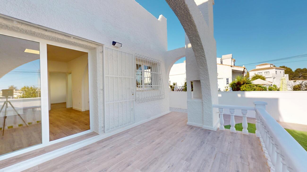 2 Bed, 1 Bath, HouseFor Sale, Villamartin, Alicante