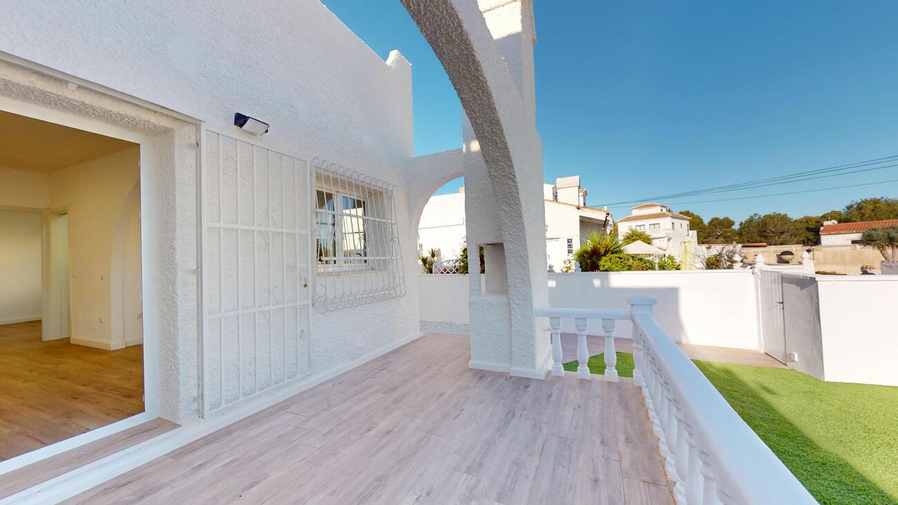 2 Bed, 1 Bath, HouseFor Sale, Villamartin, Alicante