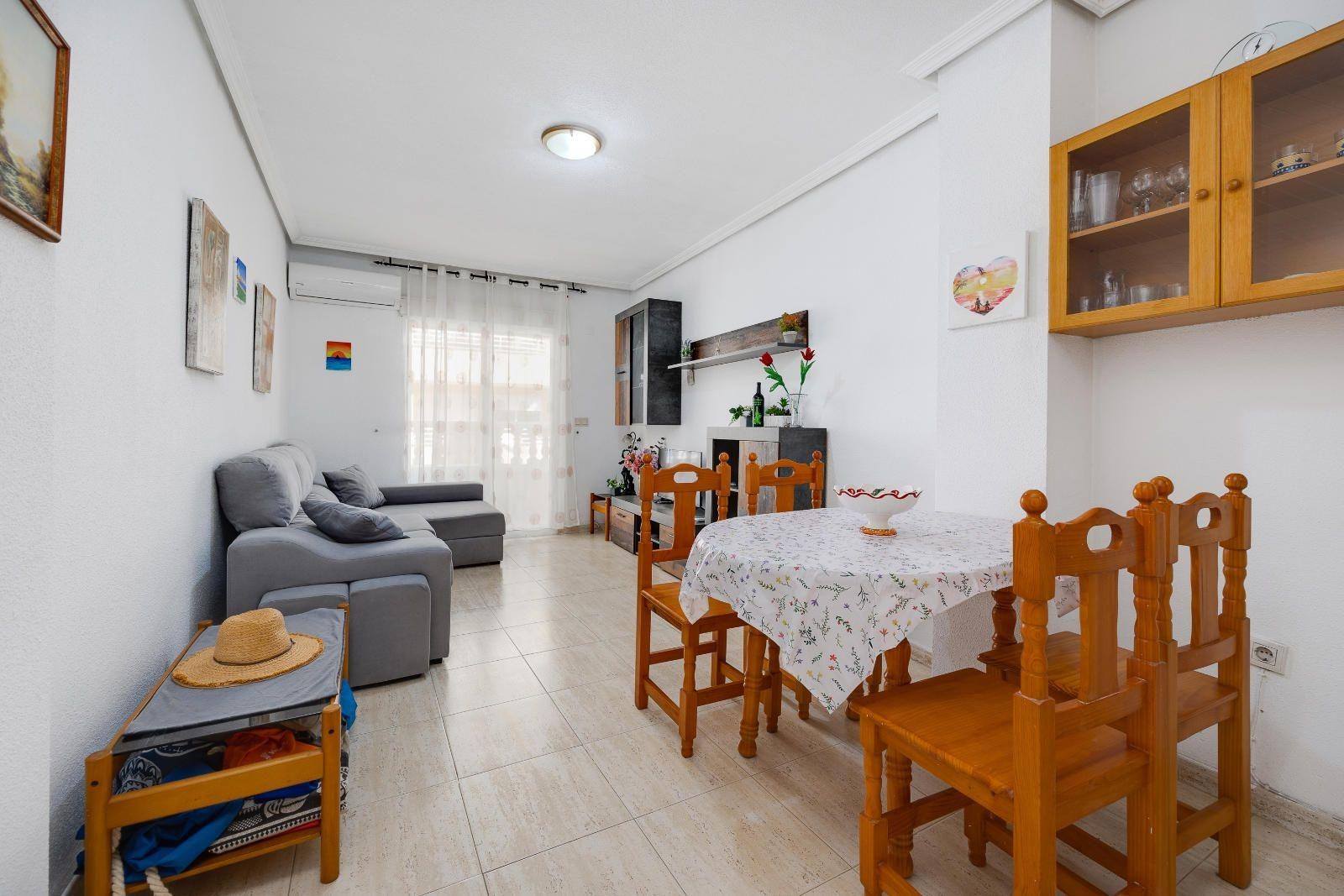 2 Bed, 1 Bath, ApartmentFor Sale, Torrevieja, Alicante
